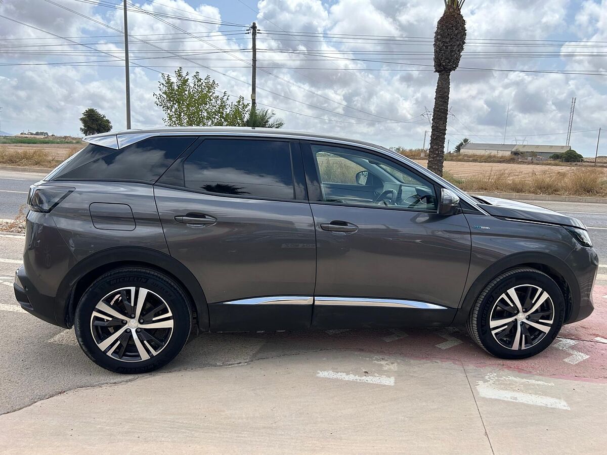 PEUGEOT 3008 ALLURE 1.6 PHEV AUTO UK RHD IN SPAIN ONLY 70000 MILES SUPERB 2021